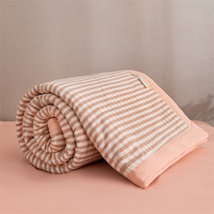 91家纺网 家纺一手货源 找家纺 天瑜家纺 2025新款色织全棉水洗棉棉花夏被 粉小格