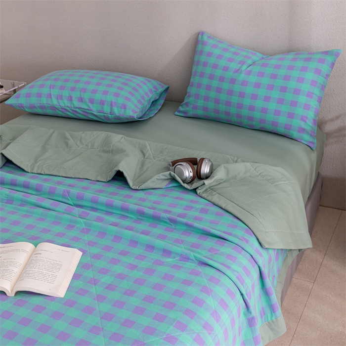 91家纺网 家纺一手货源 找家纺 天瑜家纺 2025新款色织全棉水洗棉棉花夏被 绿紫中格