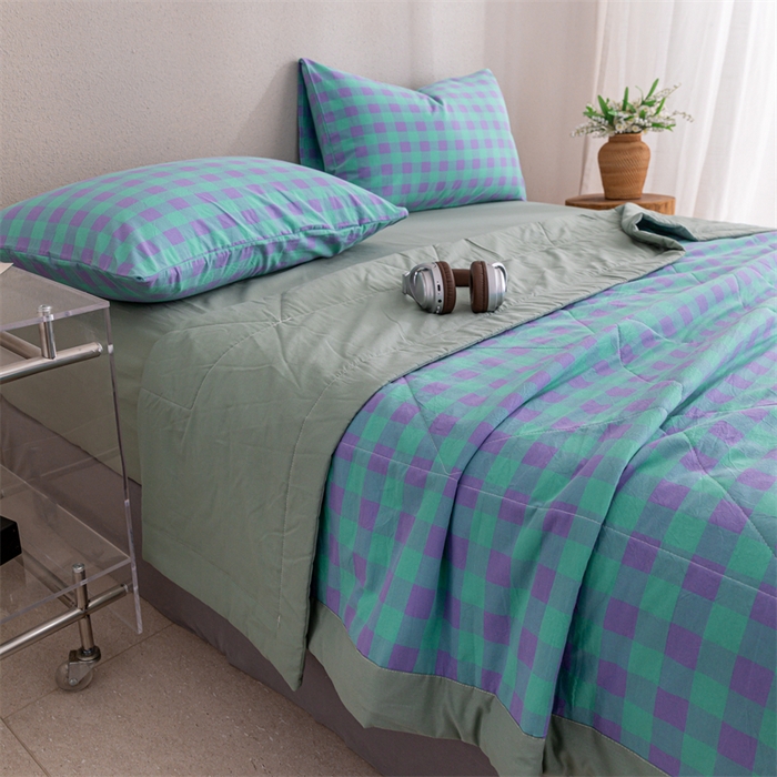 91家纺网 家纺一手货源 找家纺 天瑜家纺 2025新款色织全棉水洗棉棉花夏被 绿紫中格