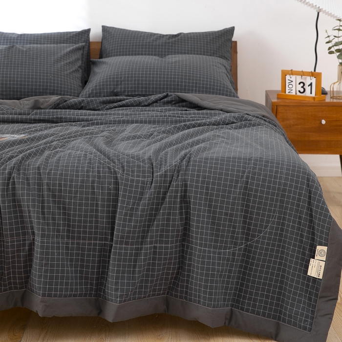 91家纺网 家纺一手货源 找家纺 天瑜家纺 2025新款色织全棉水洗棉棉花夏被 深灰小格