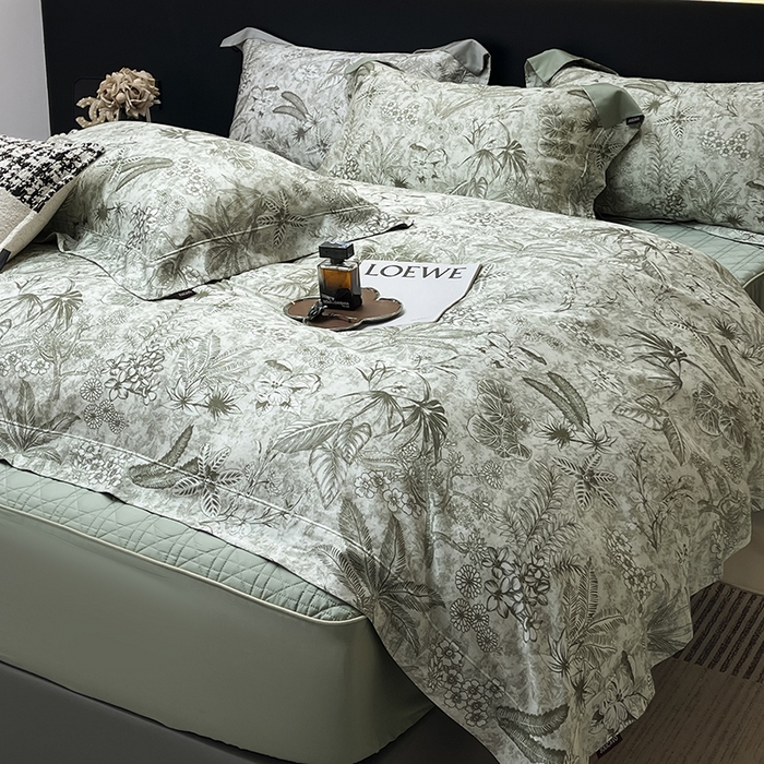 91家纺网 家纺一手货源 找家纺  2025新品A类天丝棉夹棉床盖床笠四件套全棉真丝保护罩高级感数码印花床上用品 丽芙-绿