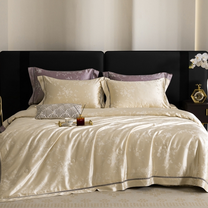 91家纺网 家纺一手货源 找家纺 （总）凡客2025新款高精密金银丝镂空设计夏被四件套