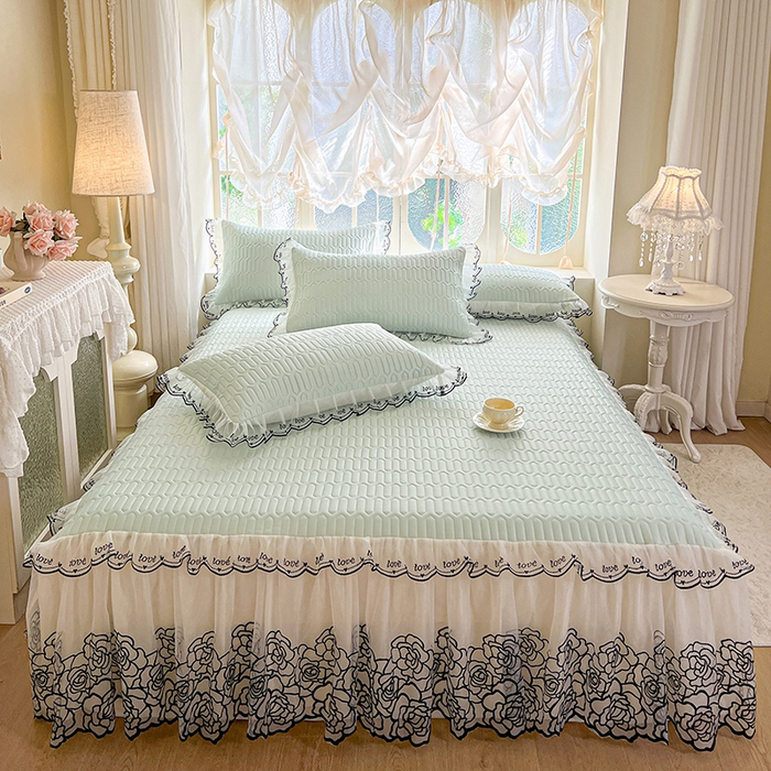 91家纺网 家纺一手货源 找家纺 2025新款凉感丝乳胶凉席床裙款夏被四件套-爱恋 绿