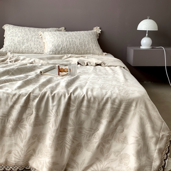 91家纺网 家纺一手货源 找家纺 凡客2025新款棉麻色织提花双层纱蚕丝棉夏被（镂空花边款） 铃兰颂