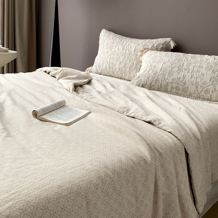 91家纺网 家纺一手货源 找家纺 凡客2025新款棉麻色织提花双层纱蚕丝棉夏被（镂空花边款） 洛克伊庄园