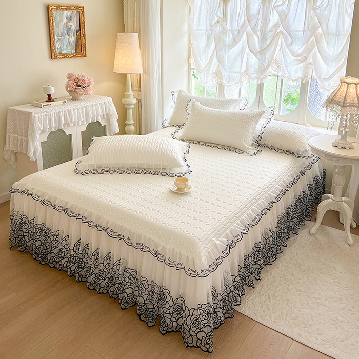 91家纺网 家纺一手货源 找家纺 (总)网红馆 2025新款凉感丝乳胶凉席床裙款夏被四件套-爱恋