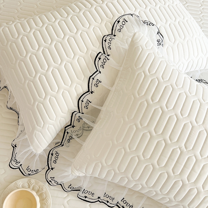 91家纺网 家纺一手货源 找家纺 (总)网红馆 2025新款凉感丝乳胶凉席床裙款夏被四件套-爱恋