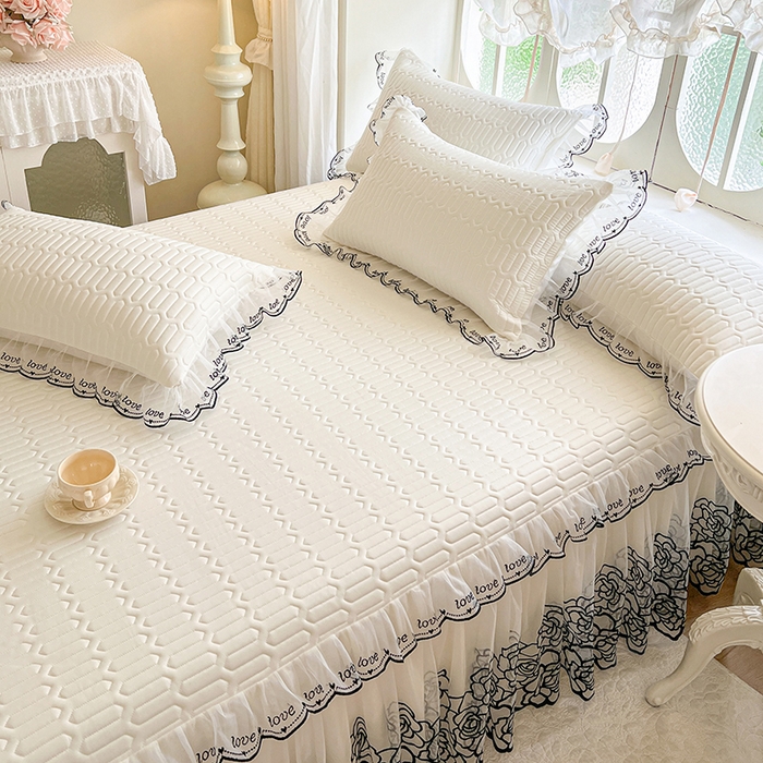 91家纺网 家纺一手货源 找家纺 (总)网红馆 2025新款凉感丝乳胶凉席床裙款夏被四件套-爱恋