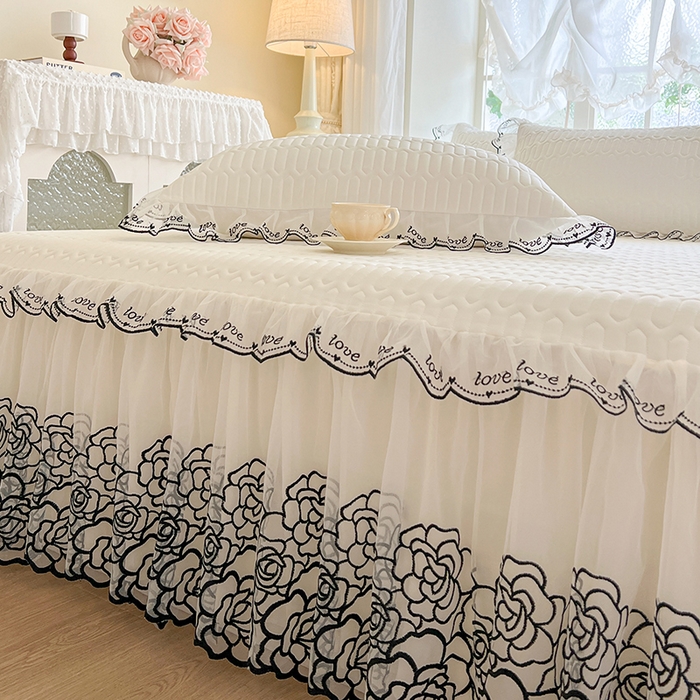 91家纺网 家纺一手货源 找家纺 (总)网红馆 2025新款凉感丝乳胶凉席床裙款夏被四件套-爱恋