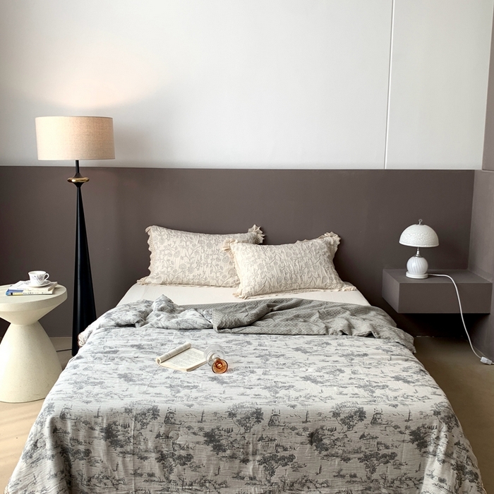 91家纺网 家纺一手货源 找家纺 凡客2025新款棉麻色织提花双层纱蚕丝棉夏被（镂空花边款） 忆江南-深色