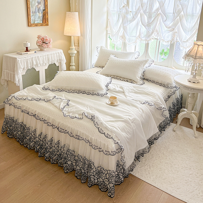 91家纺网 家纺一手货源 找家纺 2025新款凉感丝乳胶凉席床裙款夏被四件套-爱恋 白