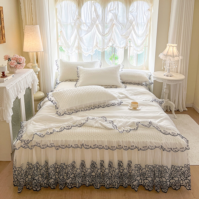 91家纺网 家纺一手货源 找家纺 2025新款凉感丝乳胶凉席床裙款夏被四件套-爱恋 白