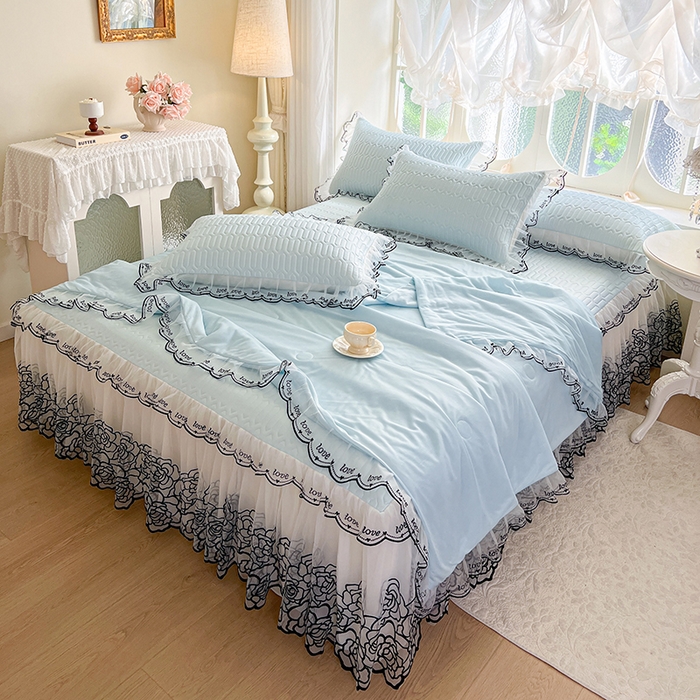 91家纺网 家纺一手货源 找家纺 2025新款凉感丝乳胶凉席床裙款夏被四件套-爱恋 蓝