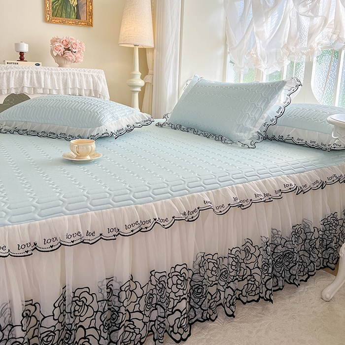 91家纺网 家纺一手货源 找家纺 2025新款凉感丝乳胶凉席床裙款夏被四件套-爱恋 蓝