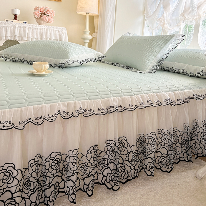 91家纺网 家纺一手货源 找家纺 2025新款凉感丝乳胶凉席床裙款夏被四件套-爱恋 绿