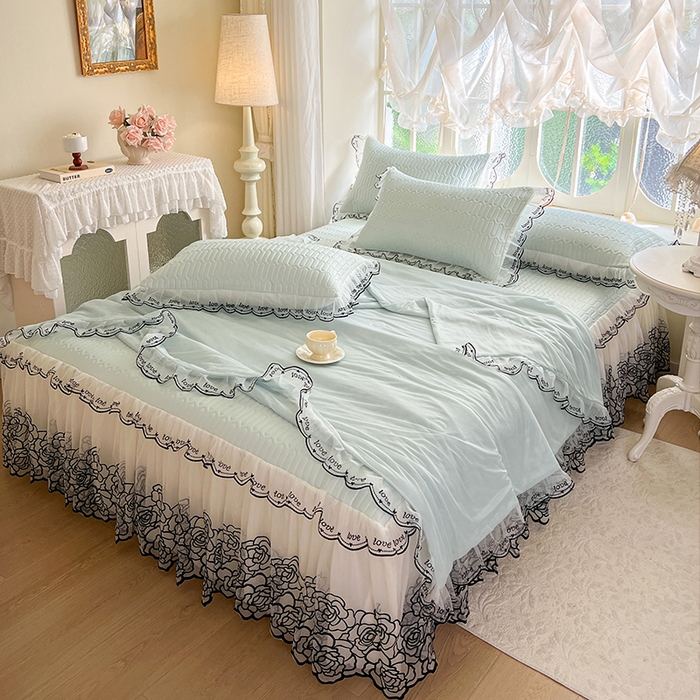 91家纺网 家纺一手货源 找家纺 2025新款凉感丝乳胶凉席床裙款夏被四件套-爱恋 绿