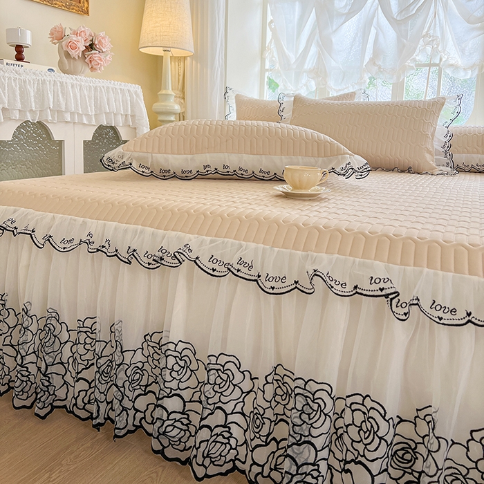 91家纺网 家纺一手货源 找家纺 2025新款凉感丝乳胶凉席床裙款夏被四件套-爱恋 驼