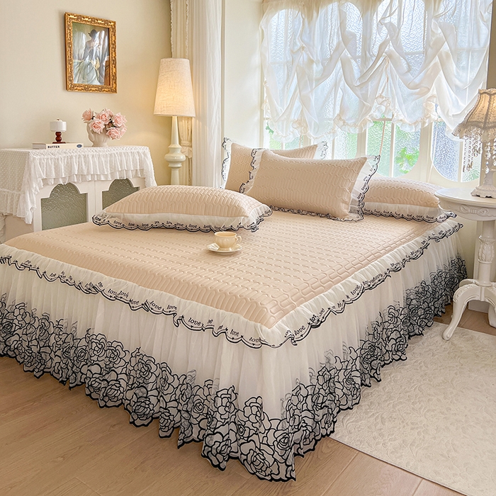 91家纺网 家纺一手货源 找家纺 2025新款凉感丝乳胶凉席床裙款夏被四件套-爱恋 驼