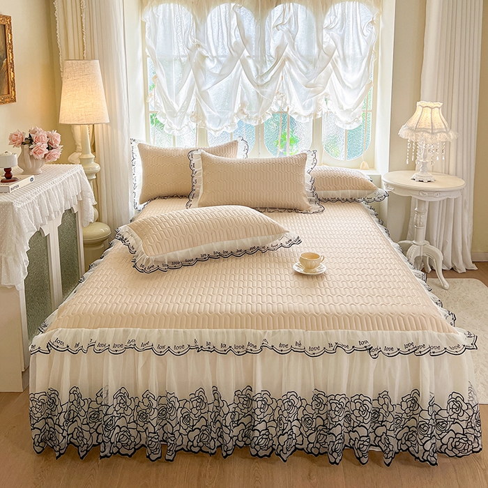 91家纺网 家纺一手货源 找家纺 2025新款凉感丝乳胶凉席床裙款夏被四件套-爱恋 驼