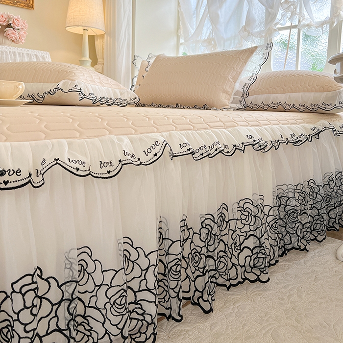 91家纺网 家纺一手货源 找家纺 2025新款凉感丝乳胶凉席床裙款夏被四件套-爱恋 驼