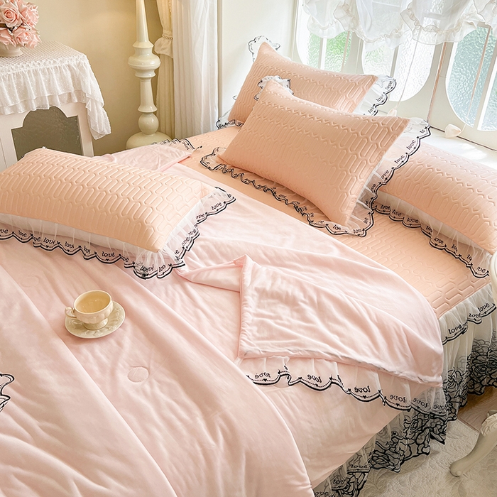 91家纺网 家纺一手货源 找家纺 2025新款凉感丝乳胶凉席床裙款夏被四件套-爱恋 玉