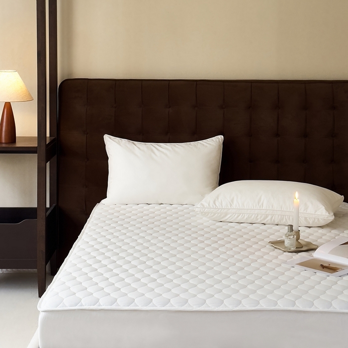 91家纺网 家纺一手货源 找家纺 凡客2025新款A类全棉加厚防水隔尿床垫【会员立减10元/条】 珍珠白