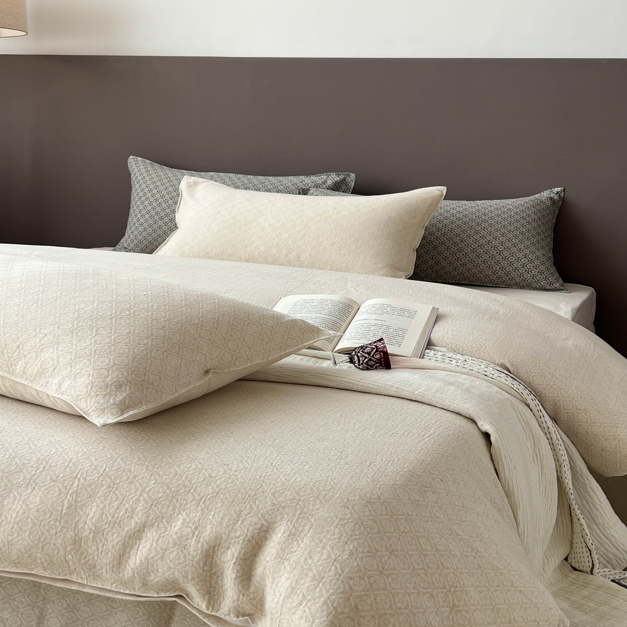 91家纺网 家纺一手货源 找家纺 鸿羽樱2025新款新款棉麻色织提花双层纱简单款四件套 铃兰浅