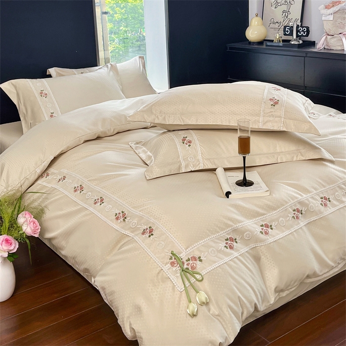 91家纺网 家纺一手货源 找家纺 庭笙 2025新款轻奢少女小香风提花四件套 星云浅咖