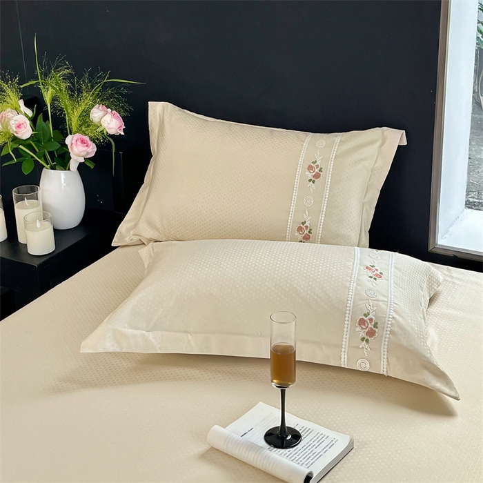 91家纺网 家纺一手货源 找家纺 庭笙 2025新款轻奢少女小香风提花四件套 星云浅咖