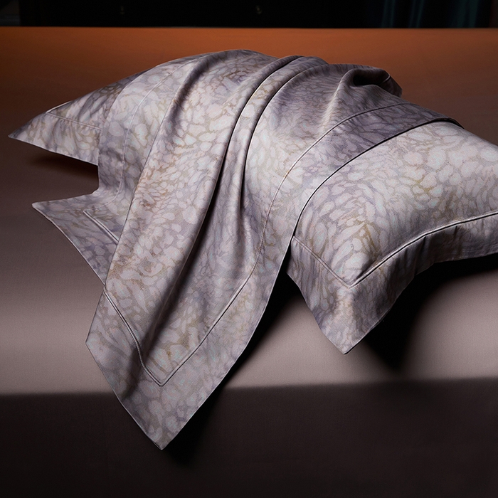 91家纺网 家纺一手货源 找家纺 缔缦 2025新款定织八枚锻s140数码印花系列四件套 琉璃