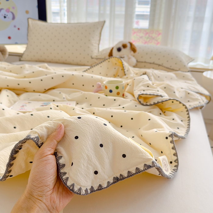 91家纺网 家纺一手货源 找家纺 星巴k家纺 2025新款贝壳绣三角针花边工艺款贝壳边夏被夏凉被空调被四件套【可提供买家秀】 波点灰