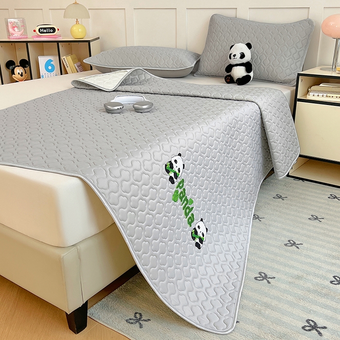 91家纺网 家纺一手货源 找家纺 缦纱 2025新款凉感丝加厚凉席夏季冰丝凉席 浅灰