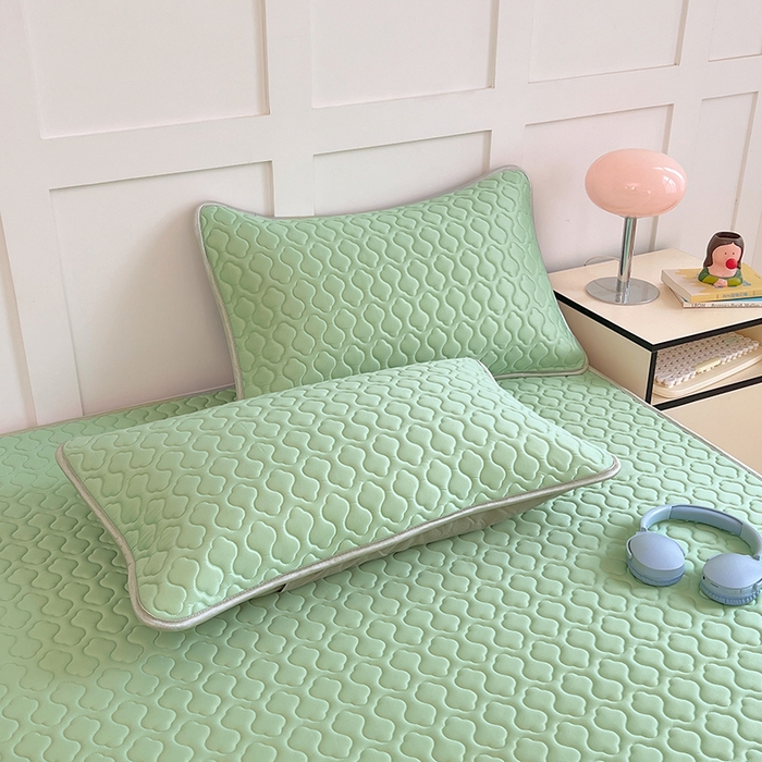 91家纺网 家纺一手货源 找家纺 缦纱 2025新款凉感丝加厚凉席夏季冰丝凉席 豆绿