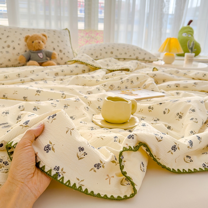 91家纺网 家纺一手货源 找家纺 星巴k家纺 2025新款贝壳绣三角针花边工艺款贝壳边夏被夏凉被空调被四件套【可提供买家秀】 风铃小熊