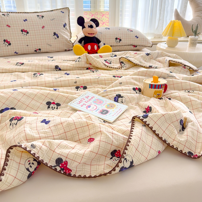 91家纺网 家纺一手货源 找家纺 星巴k家纺 2025新款贝壳绣三角针花边工艺款贝壳边夏被夏凉被空调被四件套【可提供买家秀】 格子米奇