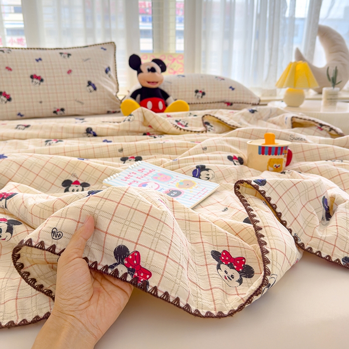 91家纺网 家纺一手货源 找家纺 星巴k家纺 2025新款贝壳绣三角针花边工艺款贝壳边夏被夏凉被空调被四件套【可提供买家秀】 格子米奇