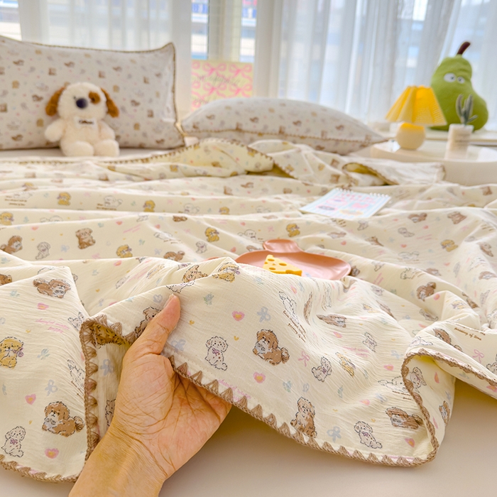 91家纺网 家纺一手货源 找家纺 星巴k家纺 2025新款贝壳绣三角针花边工艺款贝壳边夏被夏凉被空调被四件套【可提供买家秀】 狗狗日记