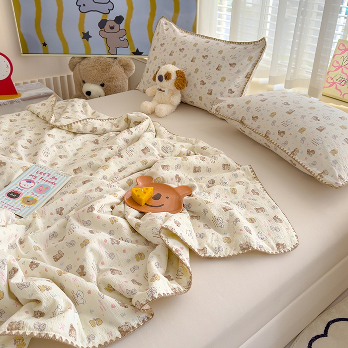 91家纺网 家纺一手货源 找家纺 星巴k家纺 2025新款贝壳绣三角针花边工艺款贝壳边夏被夏凉被空调被四件套【可提供买家秀】 狗狗日记