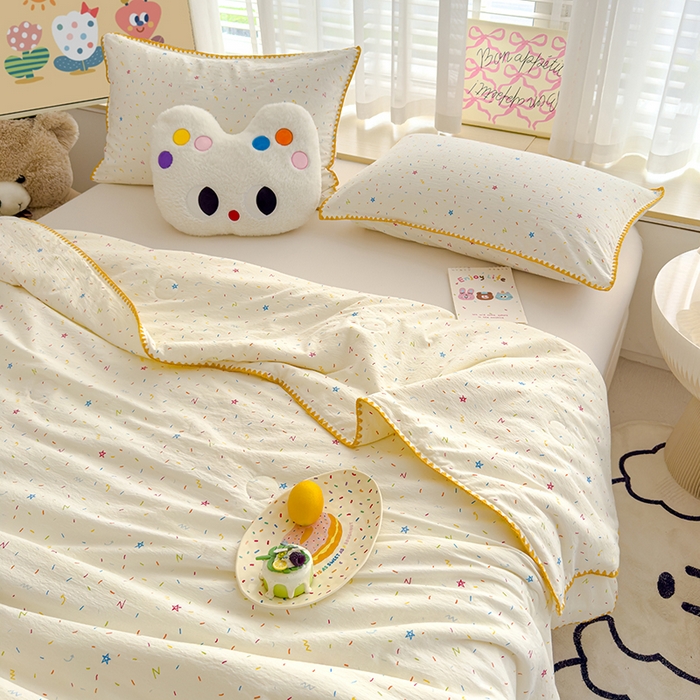 91家纺网 家纺一手货源 找家纺 星巴k家纺 2025新款贝壳绣三角针花边工艺款贝壳边夏被夏凉被空调被四件套【可提供买家秀】 蜡笔画