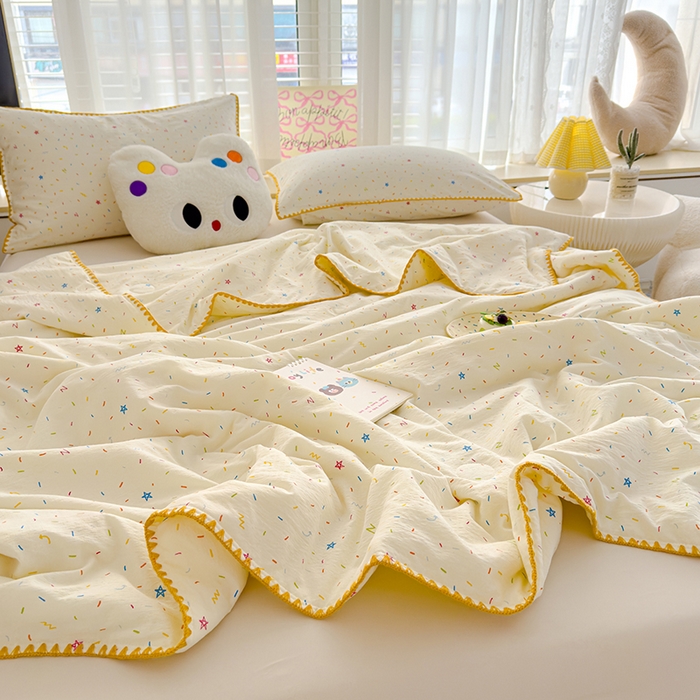 91家纺网 家纺一手货源 找家纺 星巴k家纺 2025新款贝壳绣三角针花边工艺款贝壳边夏被夏凉被空调被四件套【可提供买家秀】 蜡笔画