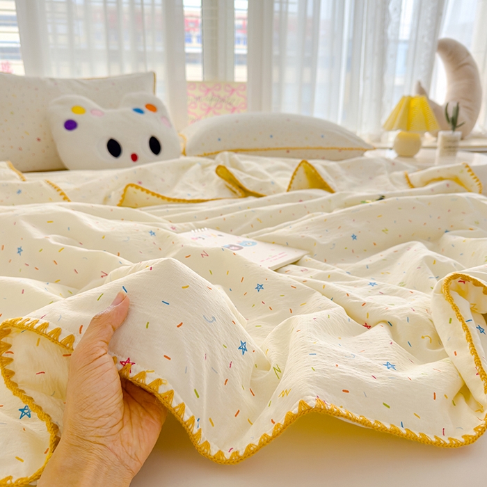 91家纺网 家纺一手货源 找家纺 星巴k家纺 2025新款贝壳绣三角针花边工艺款贝壳边夏被夏凉被空调被四件套【可提供买家秀】 蜡笔画