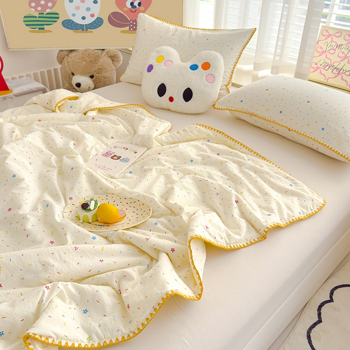 91家纺网 家纺一手货源 找家纺 星巴k家纺 2025新款贝壳绣三角针花边工艺款贝壳边夏被夏凉被空调被四件套【可提供买家秀】 蜡笔画