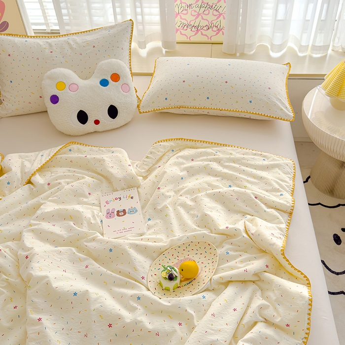 91家纺网 家纺一手货源 找家纺 星巴k家纺 2025新款贝壳绣三角针花边工艺款贝壳边夏被夏凉被空调被四件套【可提供买家秀】 蜡笔画