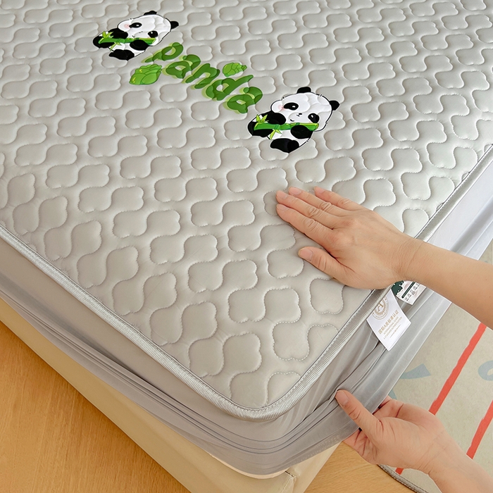 91家纺网 家纺一手货源 找家纺 缦纱 2025新款凉感丝凉席床笠夏季加厚冰丝凉席床笠 浅灰