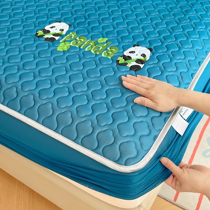 91家纺网 家纺一手货源 找家纺 缦纱 2025新款凉感丝凉席床笠夏季加厚冰丝凉席床笠 深海蓝