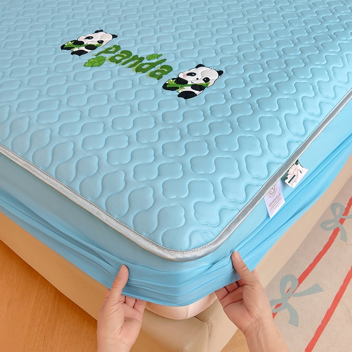 91家纺网 家纺一手货源 找家纺 缦纱 2025新款凉感丝凉席床笠夏季加厚冰丝凉席床笠 天空蓝