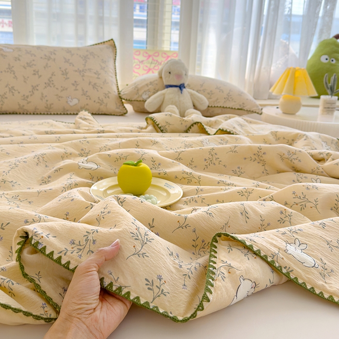 91家纺网 家纺一手货源 找家纺 星巴k家纺 2025新款贝壳绣三角针花边工艺款贝壳边夏被夏凉被空调被四件套【可提供买家秀】 森田小兔