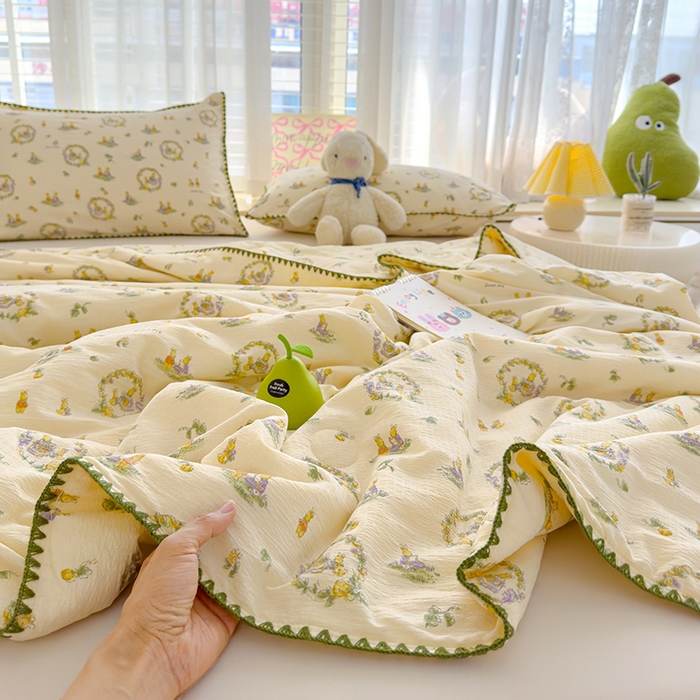 91家纺网 家纺一手货源 找家纺 星巴k家纺 2025新款贝壳绣三角针花边工艺款贝壳边夏被夏凉被空调被四件套【可提供买家秀】 兔子欢喜