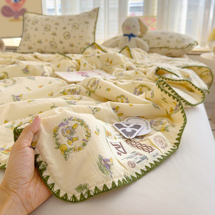 91家纺网 家纺一手货源 找家纺 星巴k家纺 2025新款贝壳绣三角针花边工艺款贝壳边夏被夏凉被空调被四件套【可提供买家秀】 兔子欢喜