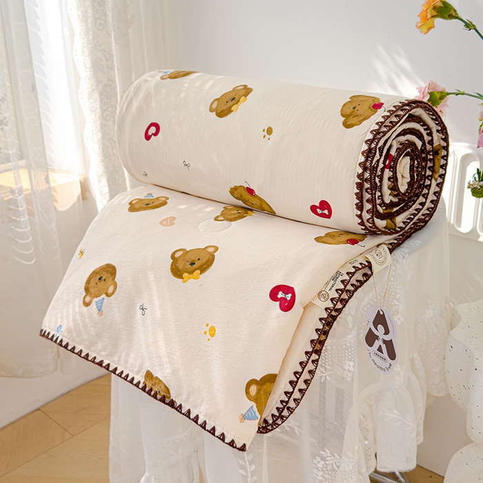 91家纺网 家纺一手货源 找家纺 星巴k家纺 2025新款贝壳绣三角针花边工艺款贝壳边夏被夏凉被空调被四件套【可提供买家秀】 樱桃小熊